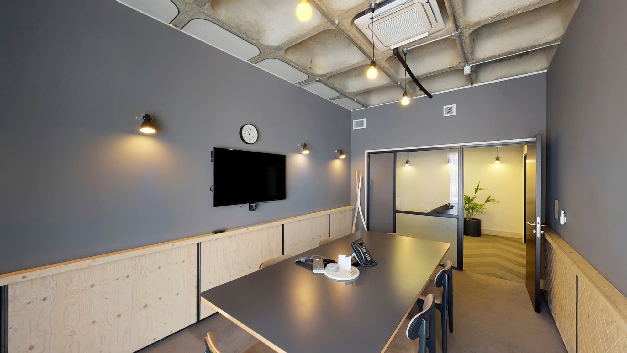 Image of Meeting Room 03